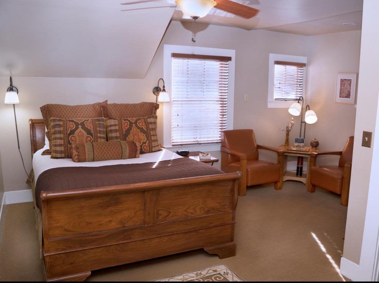 Lara House Bed And Breakfast Bend Buitenkant foto